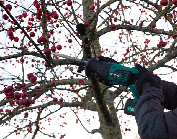 VONROC Værktøjssæt VPower 20V | 7 Maskiner: Boremaskine, Stiksav, Multiværktøj, Vinkelsliber, Rundsav, Slagnøgle, Bajonetsav – Inkl. LED-lampe | Inkl.