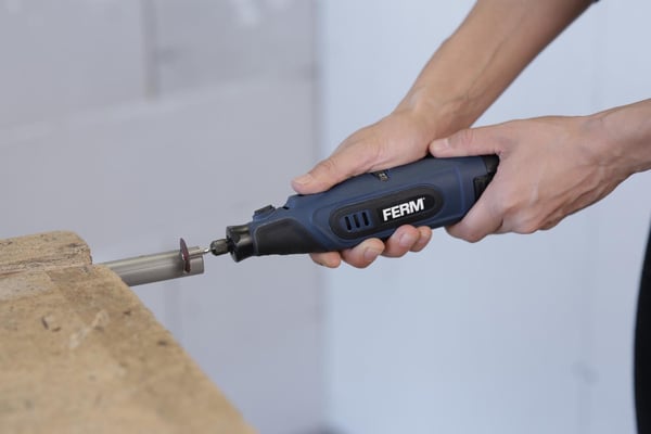 FERM CTM1016 Roterende - multiværktøj - 12V - 1.5Ah - Li-Ion - Variabel hastighed - Inkl. 45 stk. Tilbehør - DIY