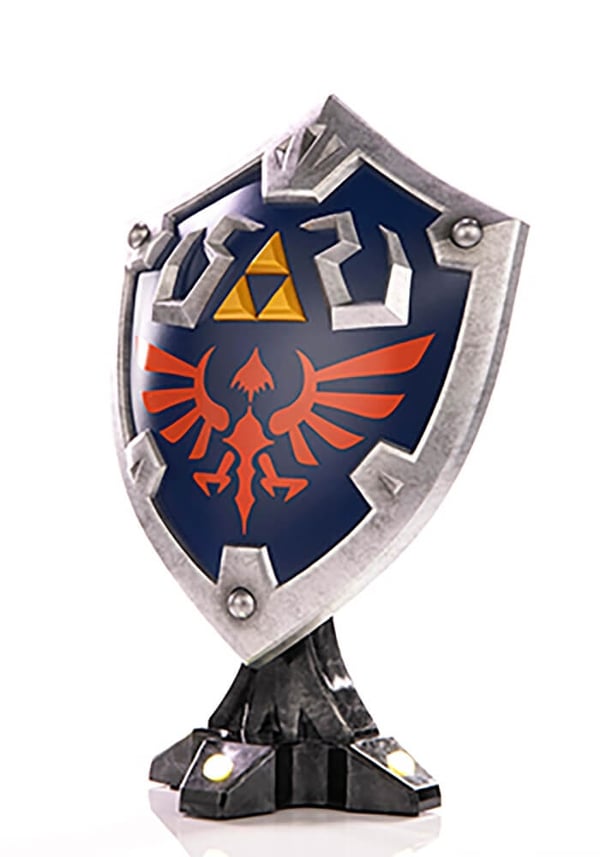 Zelda Breath of the Wild Hylian Shield PVC Statue Standard Edition 29 cm