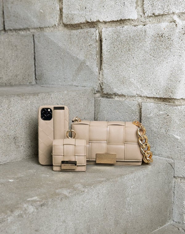 Statement Case iPhone 12 / 12 Pro Braided Light Camel