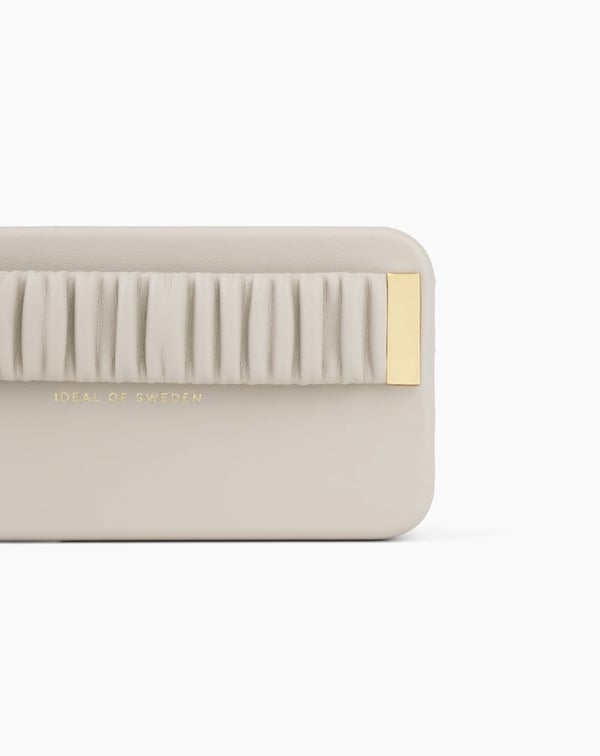 Statement Case iPhone 12 Pro Max Ruffle Cream Top Handle
