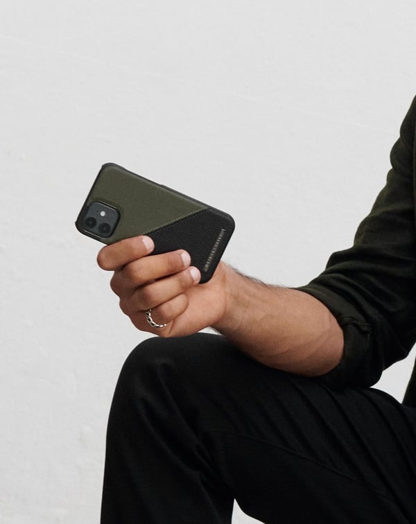Atelier Case iPhone 12 / 12 Pro Onyx Black Khaki