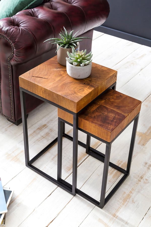 Rootz industrielt design to-delt indlejringsbordsæt - Sideborde - Sheesham træ - Metalstel - Unik trækorn - Håndlavet - Beskyttende lak - 30 cm x 60 c