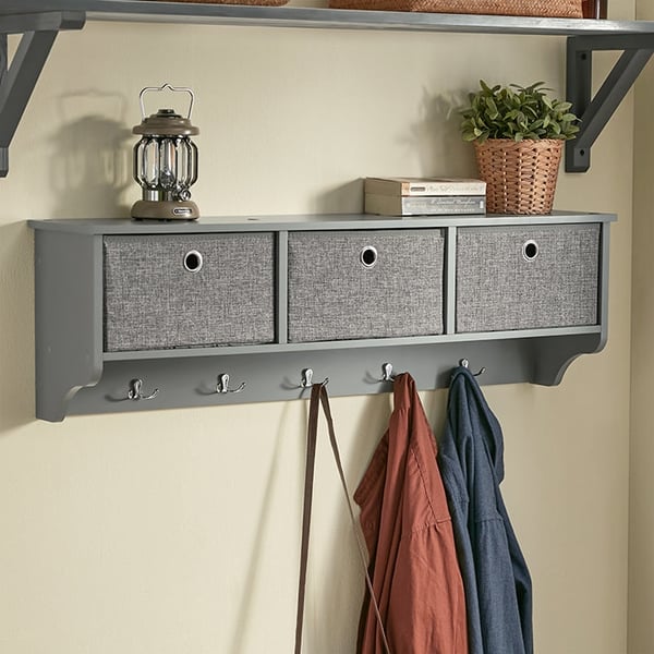 Rootz vægknagestativ med opbevaring - Tøjkrog - Gangorganisering - Inkluderer 3 foldbare fleeceæsker - 5 metalkroge - Nem montering - 100 cm x 31 cm x