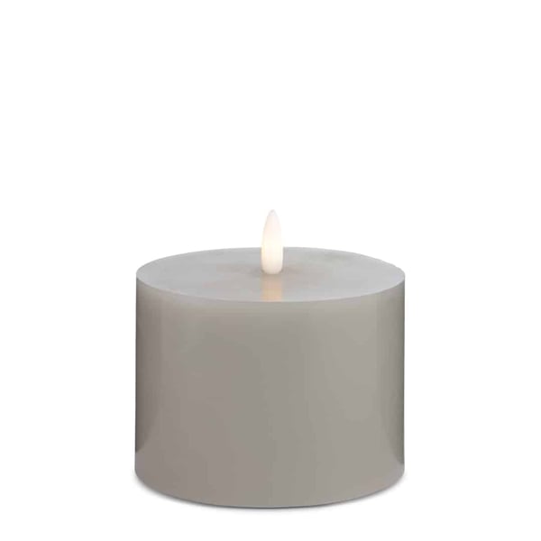 LED stearinlys - 1 stk. - ø10 x 10 cm - m/3D flamme - (flere farger)
