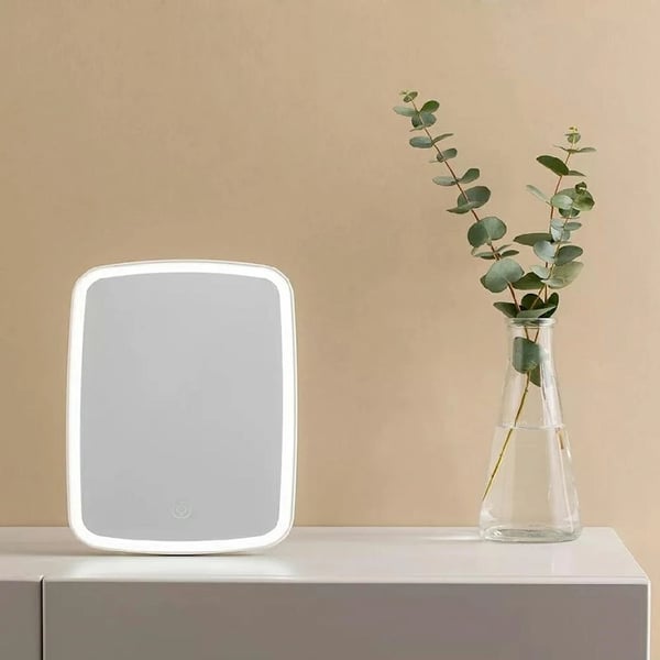 Stilfuldt LED Makeup Spejl med Touch Control