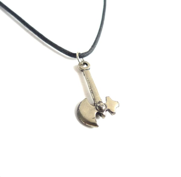 Halsband Yxa