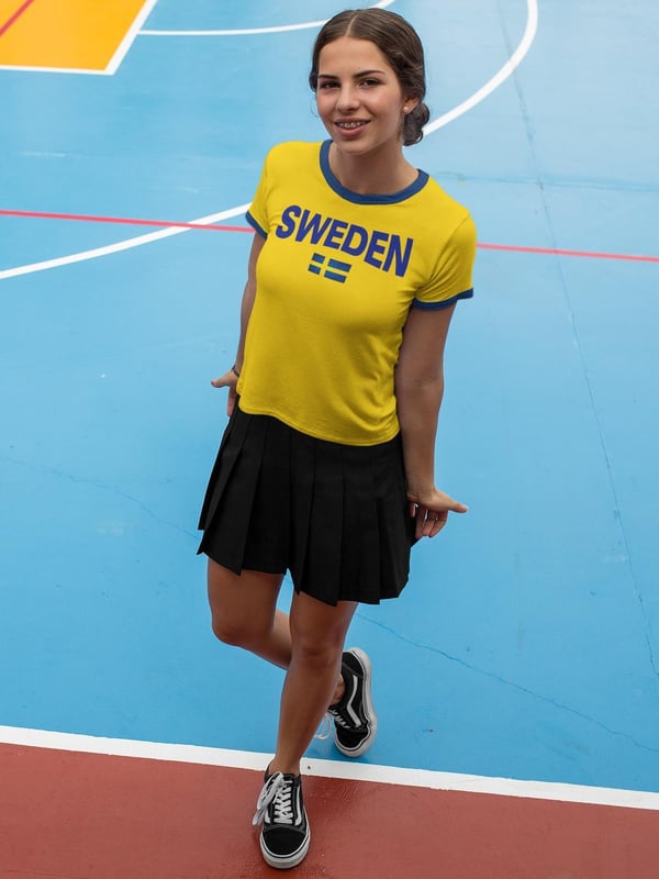 Sverige T-shirt in gul blå - Ibrahimovic 11 på ryggan Sweden retro fotbollströja