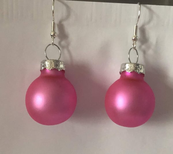 Silver Örhängen till Jul / Christmas - Rosa Matta Julkulor