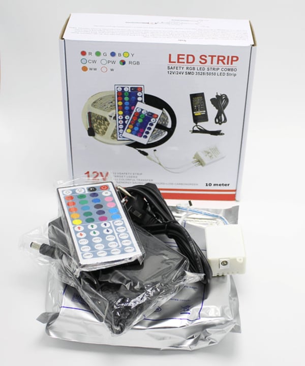Led list RGB komplett med 44 knappars fjärr. OBS 10 meter Led list RGB komplett med 44 knappars fjärr. OBS 10 meter
