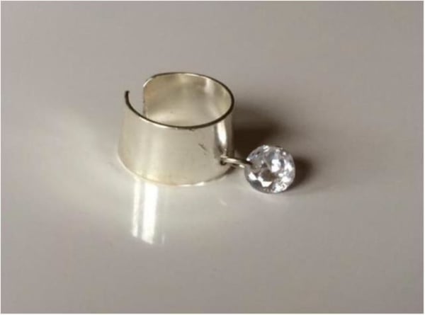 Silver Earcuff Ear Cuff Örhänge med Hängande Vit Rhinestone