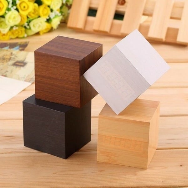 Digital Alarmklokke, Firkantet - Brun med Gule Tall