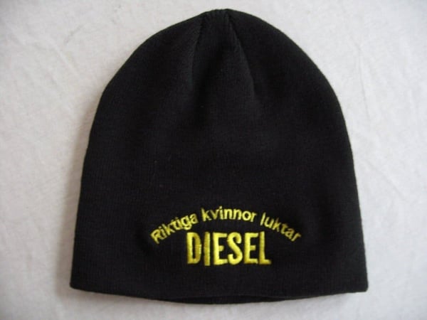 RIKTIGA KVINNOR LUKTAR DIESEL BEANIE MÖSSA