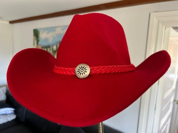 RÖD COWBOY COWGIRL HATT