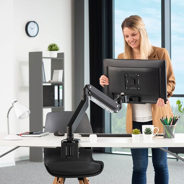 Monitorfeste Performer For En Monitor Dynamisk Svart