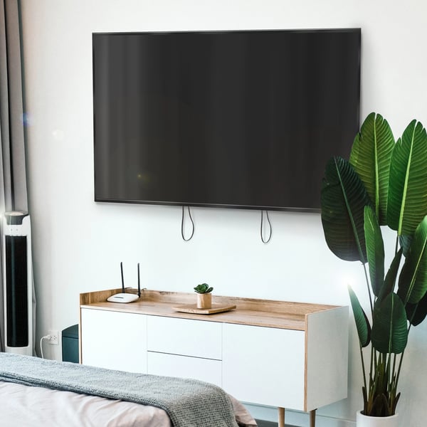 Veggmontert TV 50-90" Tilt: -8°/0°