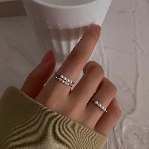Säädettävä anti-stressirengas pyörivillä helmillä Silver S
