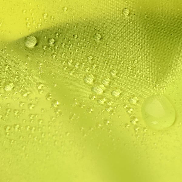 Sadesuoja reppuun heijastinnauhalla Green M