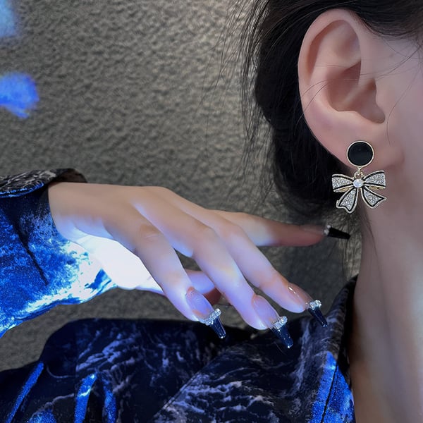 Bow Knot -korvakorut 1 pari Black