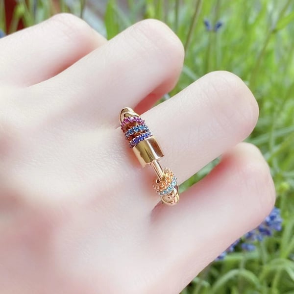Anti-stress ring med roterende perler MultiColor 18.2 mm