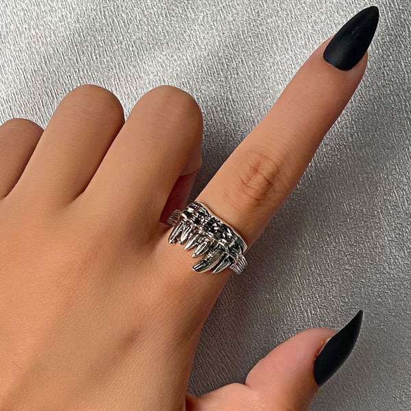 Retro Punk Tusk Ring Silver