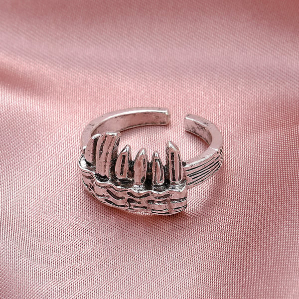 Retro Punk Tusk Ring Silver