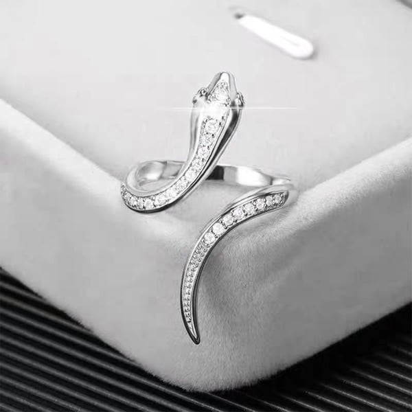 Silver ormformad ring Silver