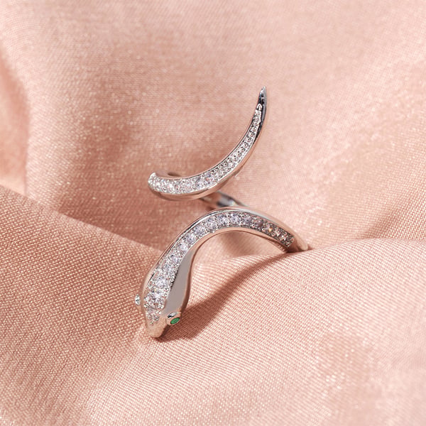 Silver ormformad ring Silver