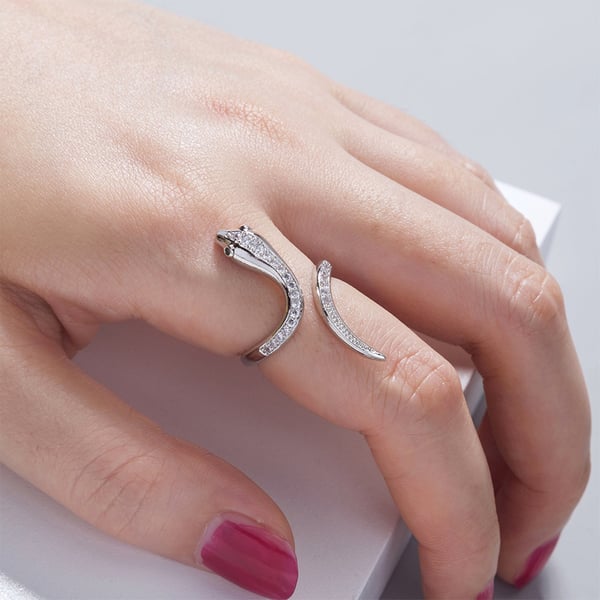 Silver ormformad ring Silver
