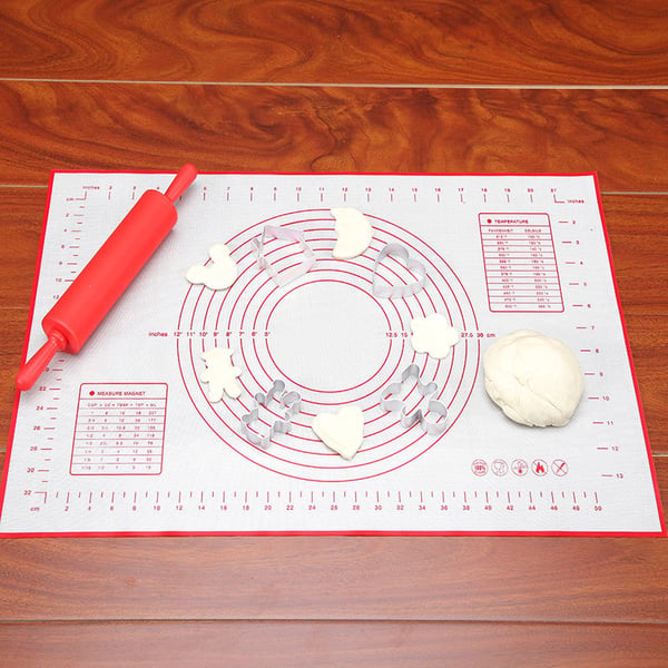 Stor konditormatte bakeplate med målskala - for deigrulling Red 52x42 cm