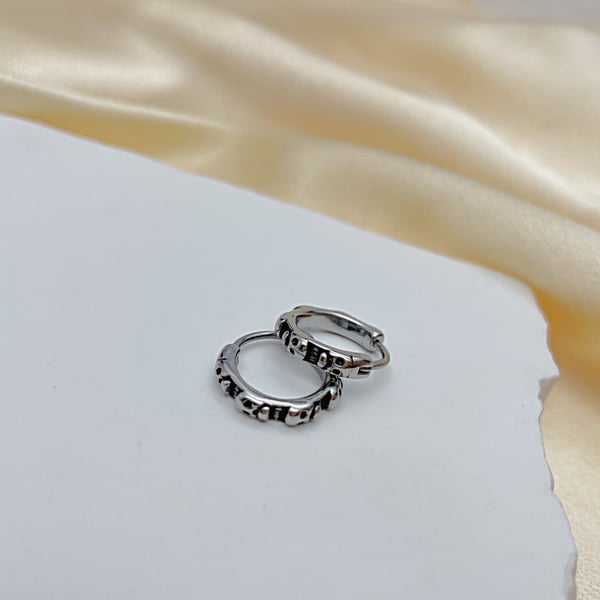 Vintage pääkallo -korvakoru Silver