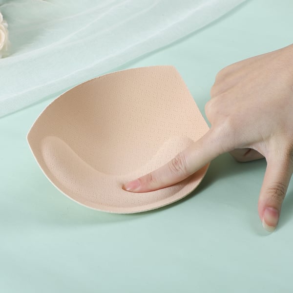1 pari vaihdettavia rintaliivien pehmusteita Beige