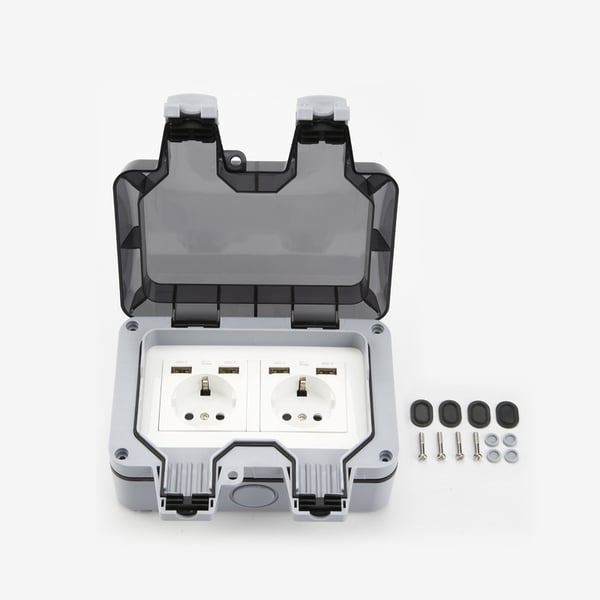 Vanntett stikkontakt med strømbryter, flipbeskyttelse og 4 USB-porter Gray