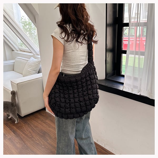 Vattert lett crossbody-veske i nylon Black