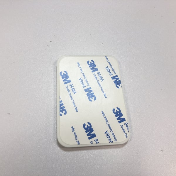 Siirrettävä teline / pidike imukupeilla White