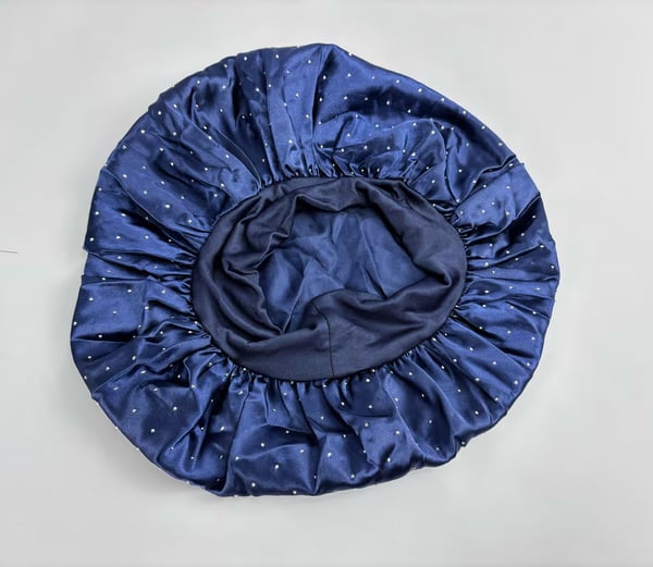 Satin-sovehue med rhinsten NavyBlue