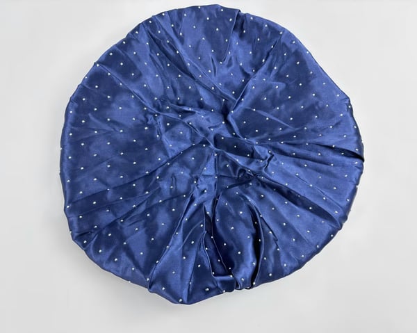 Satin-sovehue med rhinsten NavyBlue