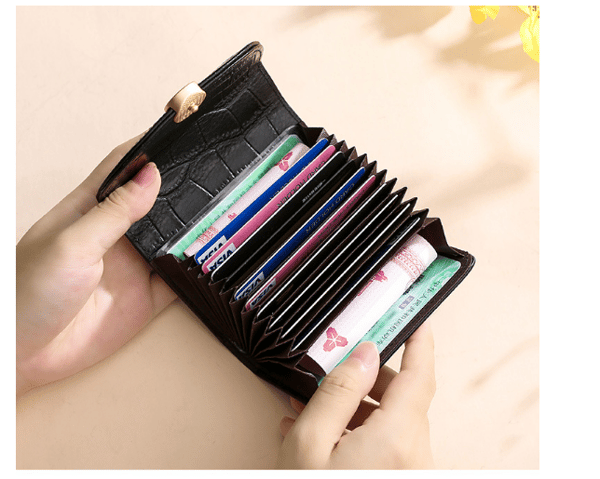 Naisten aitoa nahkaa oleva RFID-estolompakko Black