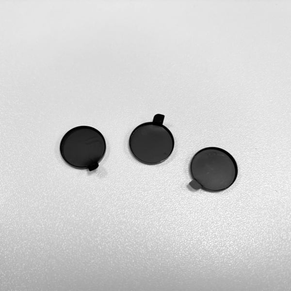 3-pakning kameralinsebeskytter med metallring kompatibel med iPhone 16-serien, svart, herdet glass med CD-mønster Black iPhone 16 Pro/16 ProMax