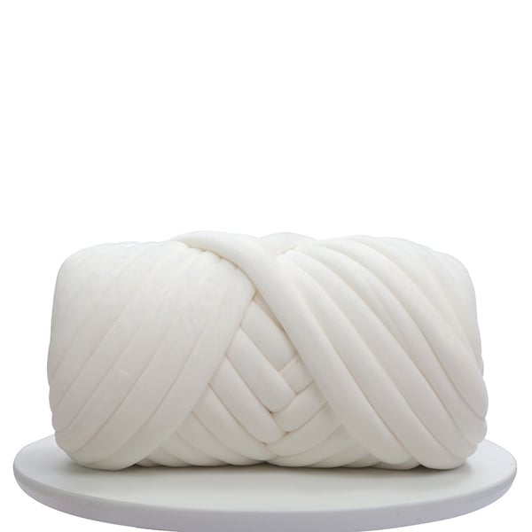 DIY Velvet Chenille -lanka White DIY Velvet Chenille -lanka White