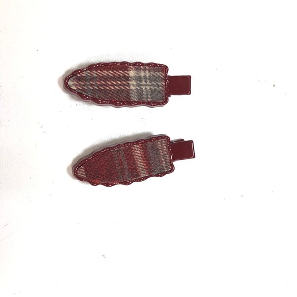 Vintage-ruudullinen hiuspinni Red