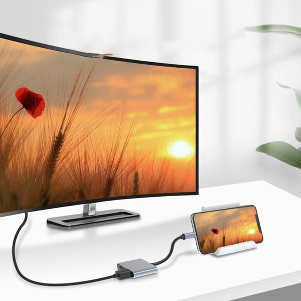 HDMI-veksler: En USB C-inngang, to uttak