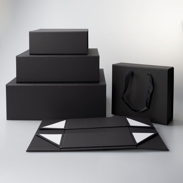Sæt med 2 gaveæsker med magnetisk lukning Black L