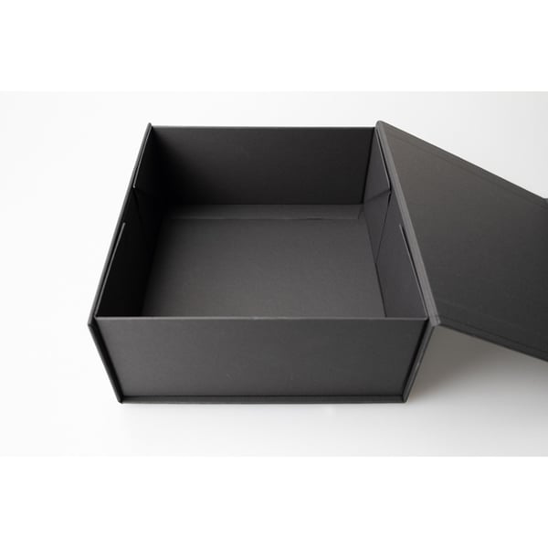 Sett med 2 gaveesker med magnetlukking Black M
