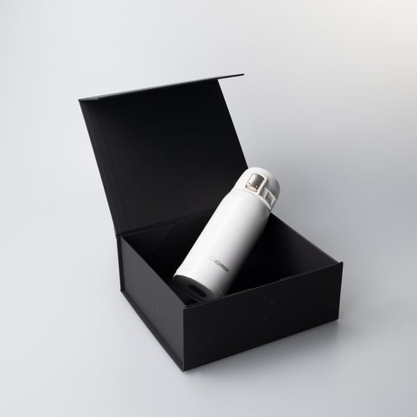 Sett med 2 gaveesker med magnetlukking Black M