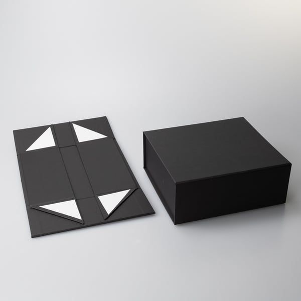 Sett med 2 gaveesker med magnetlukking Black M