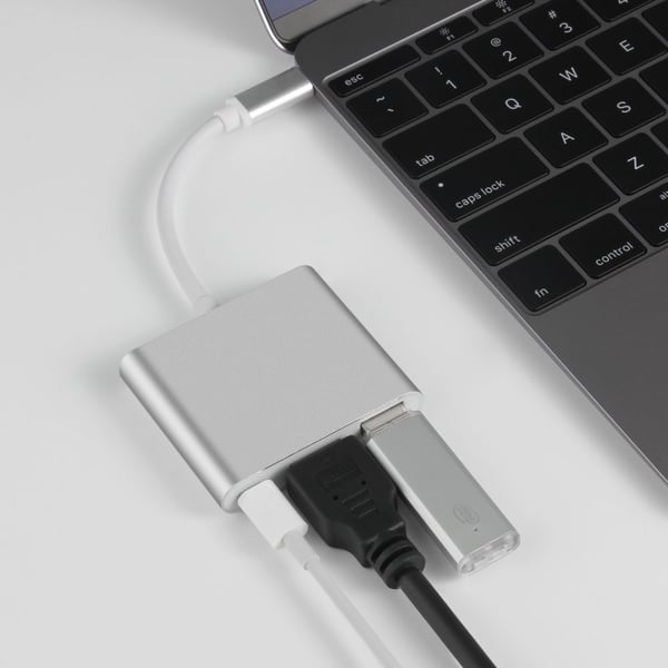 3-i-1 USB-C-hub med HDMI, USB 3.0 og PD-lading