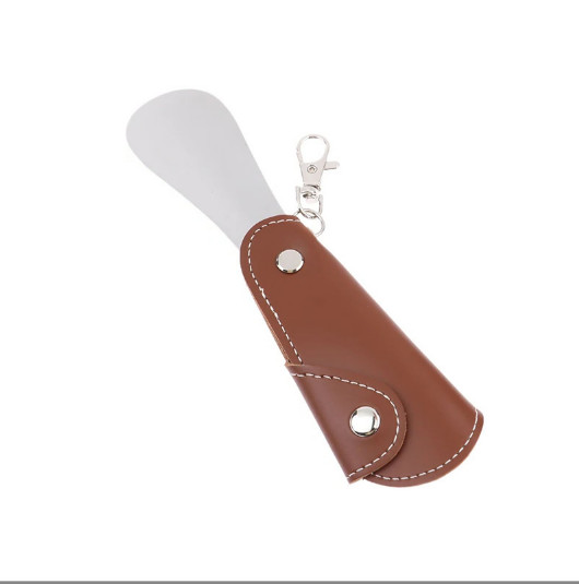Ergonomisk skohorn med nøkkelring - Enkel å ta på sko Brown