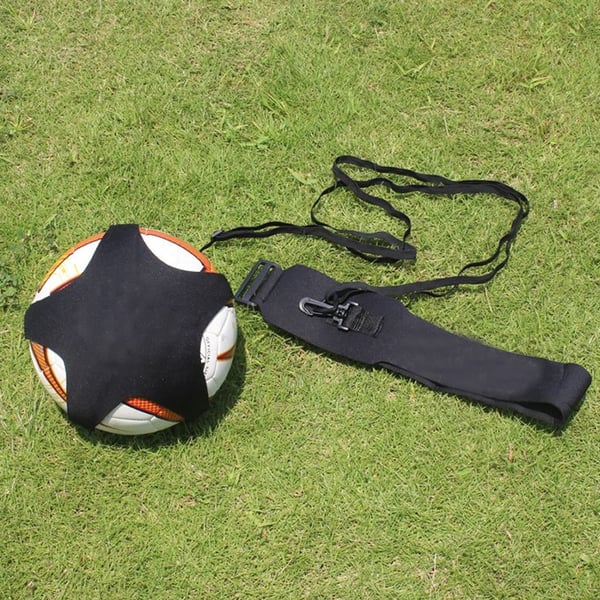 Fotbollsträningshjälpmedel: Förbättra bollkontroll och dribbling