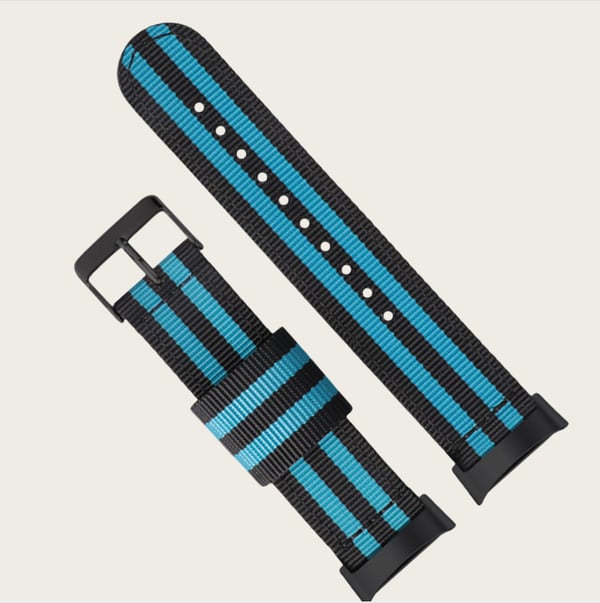 Nylon klokkereim til Fitbit Charge 5, pustende sport-erstatningsreim Blue+Black